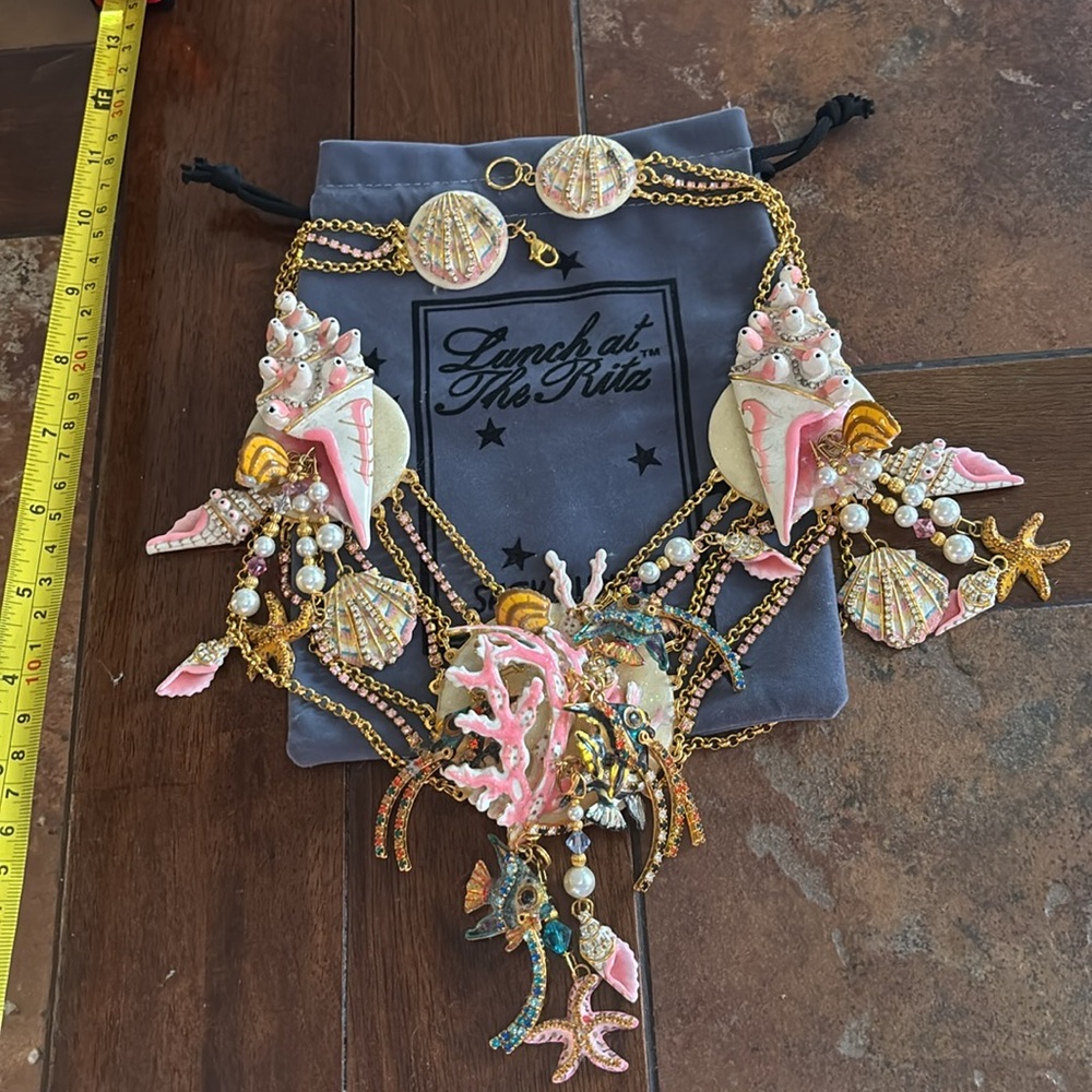 Lunch At The Ritz SEASHELL Necklace - Picture 7 of 14